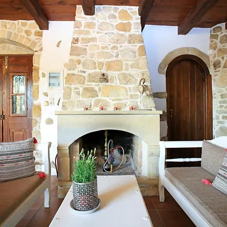 Villa Kamilari Villa *